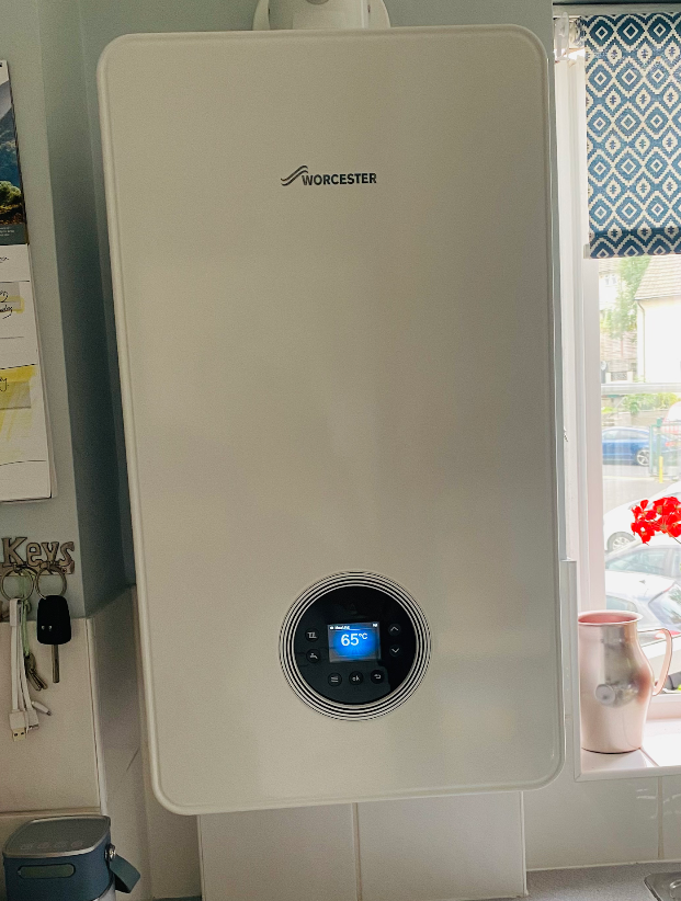 Worcester 4000 30kW boiler fitted on a kitchen wall